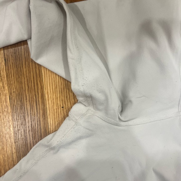 Alo leggings in bone - Picture 2 of 3